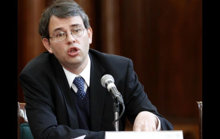 Miguel Messmacher afirma que la reforma no afectará directamente a clases medias, ni implicara la pérdida de competitividad. ARCHIVO /