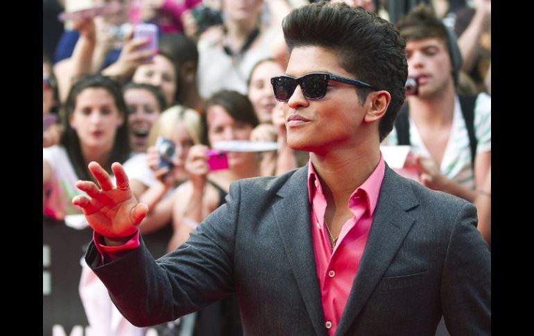 El artista logró una apabullante gira internacional en 2013, además de colocar varios sencillos en las listas de lo más escuchado. ARCHIVO /