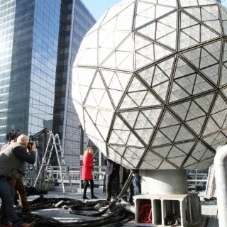 Jueza latina encabeza festejo de Año Nuevo en Times Square