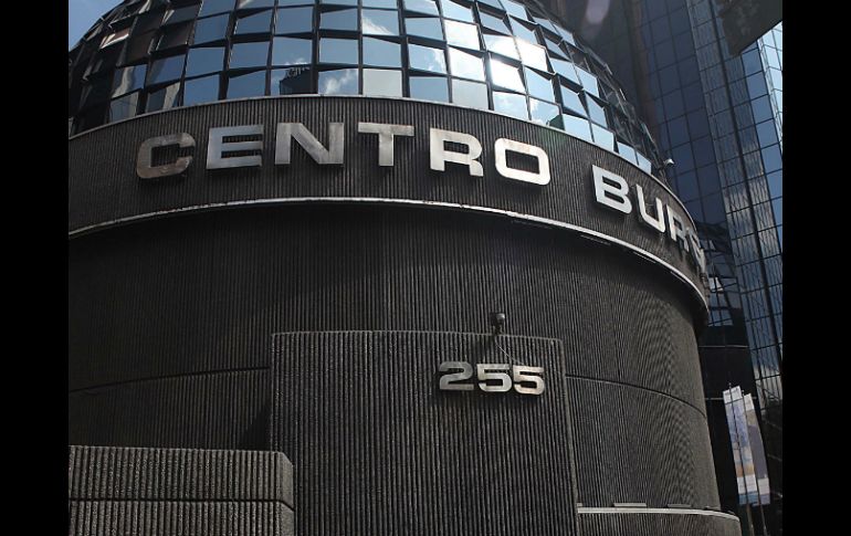 Informan que sólo operarán media jornada el último día del año. ARCHIVO /