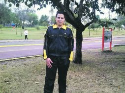 A pesar de estar de vacaciones, Álvaro Fernández, del DF, se toma su tiempo para hacer ejercicio en el Parque Metropolitano.  /
