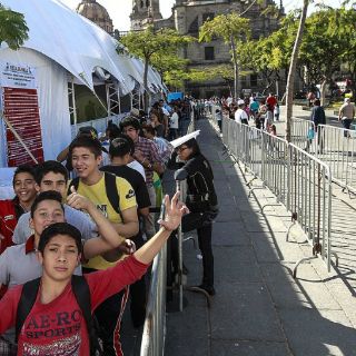 Prevén de 750 mil a un millón de personas en las pistas de hielo