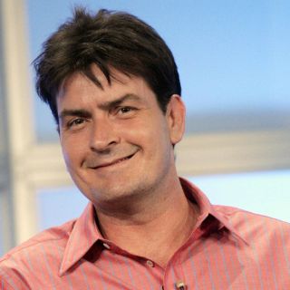 Intentan extorsionar a Charlie Sheen