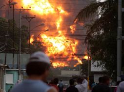 El atentado genera un gran incendio en la zona y produce pánico entre los pobladores de Convención. ARCHIVO /