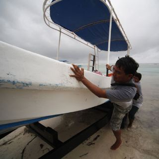 Cierran puertos a la navegación menor por mal tiempo en Campeche