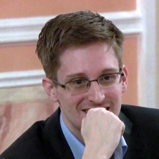 EU debe considerar clemencia para Snowden: NYT