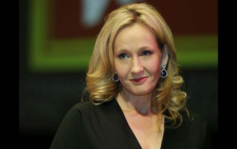 La escritora aceptó una disculpa de la firma de abogados por el hecho. AP /