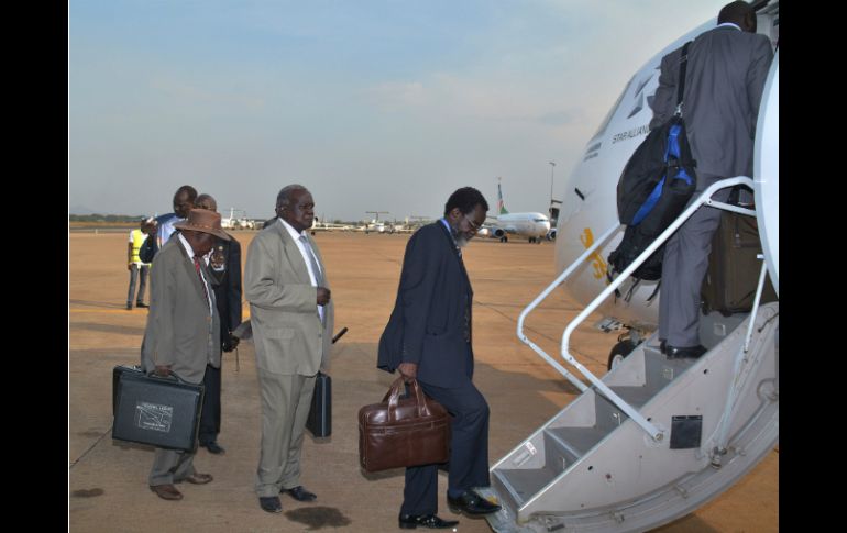 Representantes del gobierno sursudanés rumbo a Etiopía. AFP /
