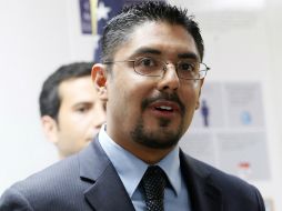 Sergio García lucho por cinco años en contra de una ley federal que prohíbe a inmigrantes recibir licencias profesionales. ARCHIVO /