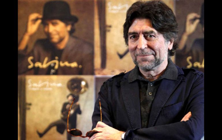 Sabina dice que sus nuevas canciones hablan del deterioro social y personal. SUN /