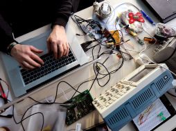 La NSA insiste en que sus programas de espionaje es una medida necesaria contra operaciones del terrorismo. ARCHIVO /