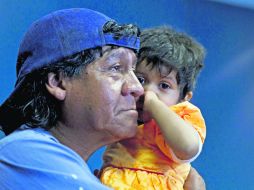 Nancy y su papá. La niña, hallada en Estado de México, protagonizó uno de los primeros casos locales de AMBER.  /