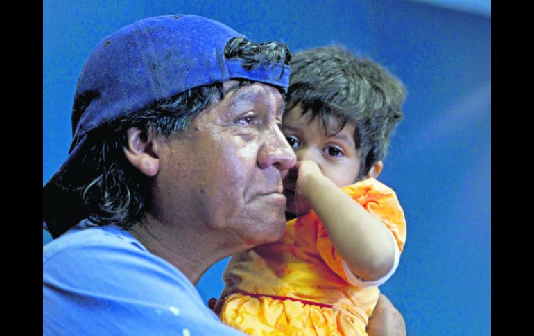 Nancy y su papá. La niña, hallada en Estado de México, protagonizó uno de los primeros casos locales de AMBER.  /