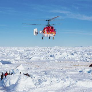 Rompehielos que rescató barco ruso, atrapado en Antártida