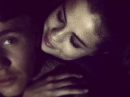 'Amo la forma como me miras', escribe Bieber para acompañar la escena. ESPECIAL /