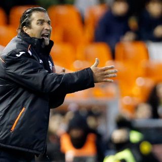 El Valencia gana en el debut de su nuevo técnico