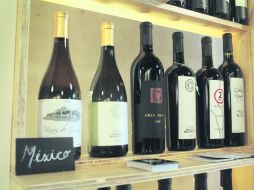 CONSEJOS. El libro, editado por Planeta, es una guía para comprar los mejores vinos del país.  /