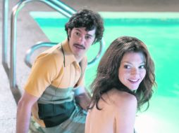 Escena. Adam Brody (Harry Reems) y Amanda Seyfried (Linda Lovelace), protagonista de la cinta. ESPECIAL /