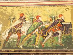 Mosaico de la iglesia de San Apolinar Nouvo, en Rávena, donde aparecen los magos de Oriente con los nombres actuales.  /