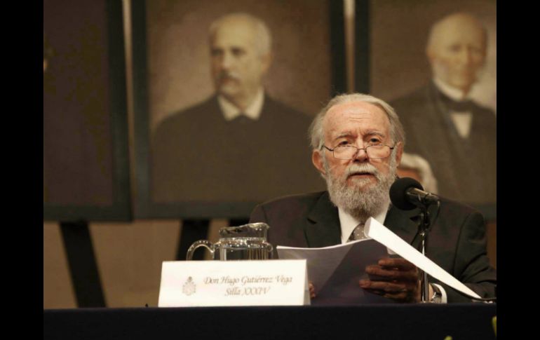 El escritor Hugo Gutiérrez Vega fue uno de los galardonados por la secretaría. ARCHIVO /
