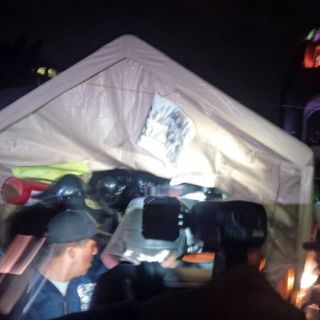 Comienzan desalojo de la CNTE en Monumento de la Revolución