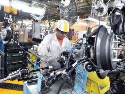 La industria automotriz crece y, además, mantendrá sus ritmos de expansión, anticipa Eduardo Solís, presidente de la AMIA. ESPECIAL /