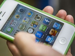 La investigación afirma que actualizaciones en redes sociales o juegos son realizados desde el baño. ARCHIVO /