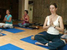 Un gran número de personas recurren a la meditación para bajar su nivel de estrés. ARCHIVO /