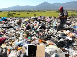 El volumen de desperdicios vertidos en tiraderos municipales son grandes generadores de gas metano. ARCHIVO /
