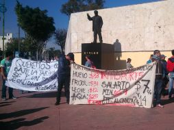 Realizan una movilización desde el Parque de la Revolución hasta el Palacio de Gobierno.  /