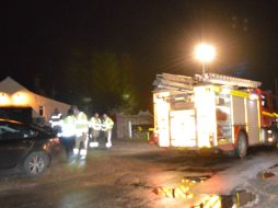 Elementos de bomberos, la guardia Costera y policía acuden al lugar del accidente. AFP /