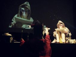 La compañía Teatro Entre2 hace dialogar tres formas de expresión: la oral, la musical y la pictórica. Imagen: @teatroentre2. ESPECIAL /