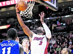 Dwyane Wade sumó 22 puntos para el ataque de Miami. AP /