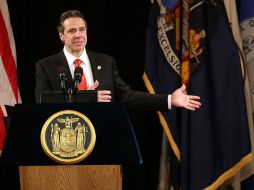 El gobernador Andrew Cuomo informa sobre la nueva autorización poco antes de dejar su mandato. AFP /