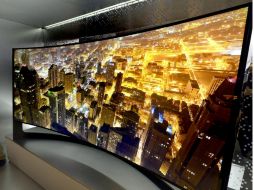 Samsung presenta la pantalla curva de 105 pulgadas en espera de que la tecnología aumente entre los consumidores. EFE /