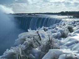 Con temperaturas de hasta 35 grados bajo cero se logró congelar parte de las cataratas. TOMADA DE @GoogleEarthPics  /