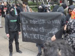 Los anarquistas buscan la liberación de Mario González, detenido durante la marcha por la matanza de Tlatelolco. SUN /