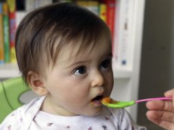 Los infantes pueden inclinarse a usar los comportamientos durante la comida para hacer inferencias sobre las relaciones sociales. ARCHIVO /