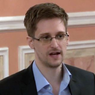 Eurocámara aprueba invitar a Snowden a testificar