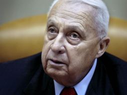 Un diario israelí, califica la condición de Ariel Sharón de ''terminal''; el lunes el hospital no ha dado un parte oficial. AP /