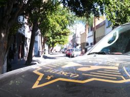 Los federales, apoyados por elementos de la Fiscalía estatal, catean una finca de la calle Guillermo Prieto y Santa Mónica.  /