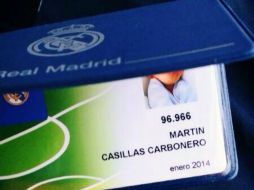 Esta imagen fue la que circuló en redes sociales, presumida por el padre orgulloso y su hijo merengue. ESPECIAL /