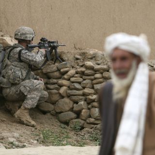 Líder afgano ordena libertad de 72 prisioneros