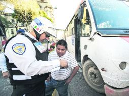 Durante la jornada de ayer, 31 unidades de transporte público fueron detenidas y se aplicaron 410 multas a conductores.  /