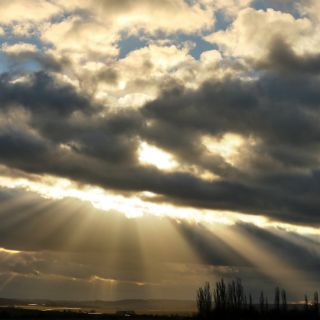 EU reporta 'modesto impacto' de tormenta solar en la Tierra