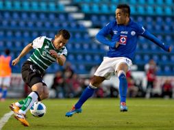 Marco Fabián (der.) tuvo una actuación discreta; fue amonestado por participar en un conato de bronca. MEXSPORT /