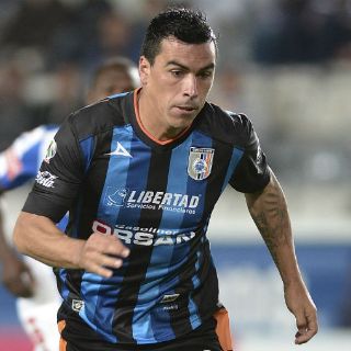 Esteban Paredes ya es de Colo Colo