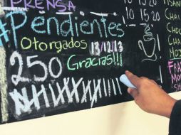 A la vista. Un método para llevar control sobre las bebidas otorgadas, es hacerlo público en un pizarrón.  /