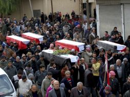 Funerales de víctimas de un coche bomba en la ciudad de Kafat. EFE /