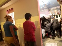 El día de ayer se cateó una cárcel en Acapulco y se obtuvieron varios objetos electrónicos. AFP /